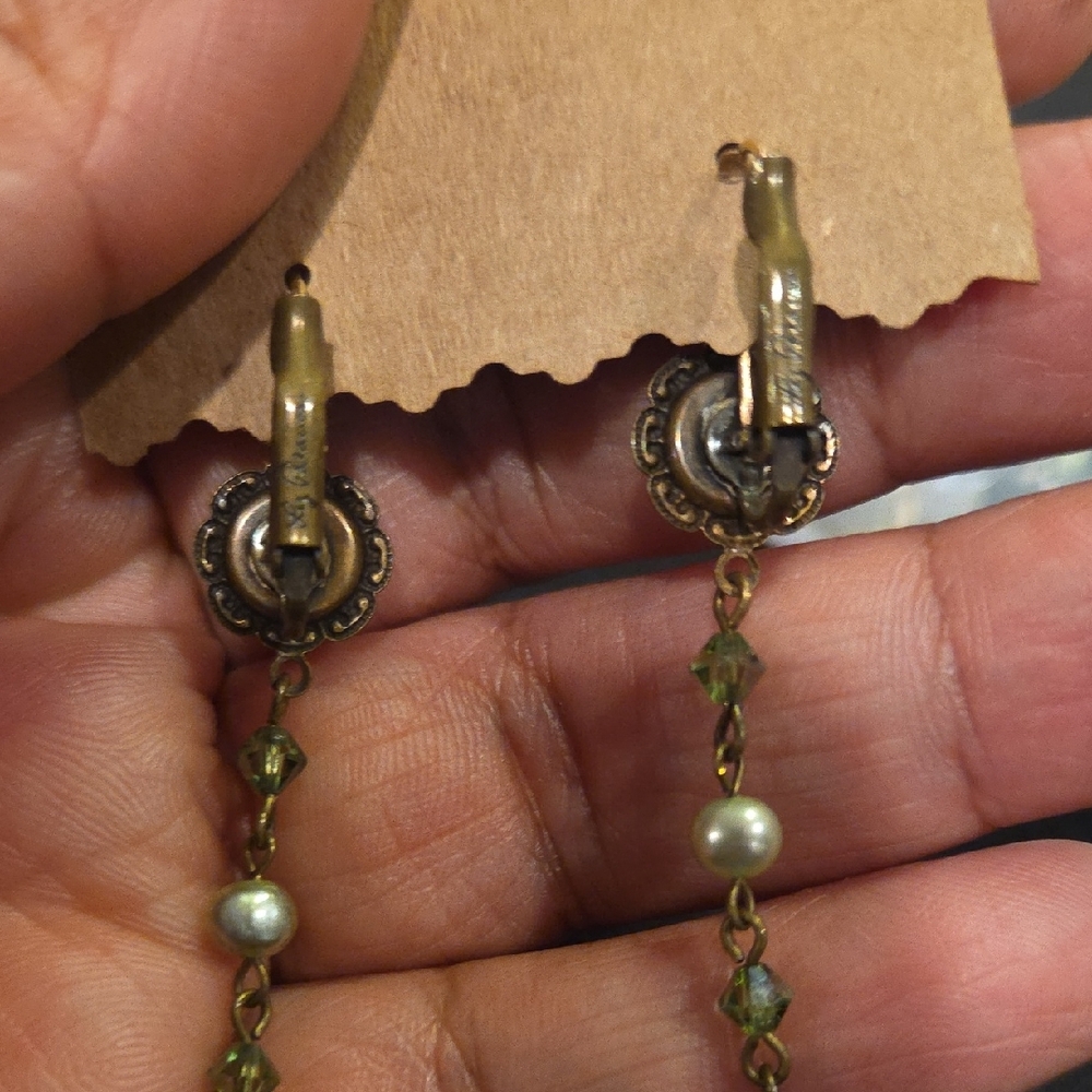 Chic Floral Dangle Earrings with Green and Purple Accents - Picture 2 of 4